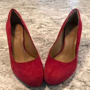 Clark’s red suede pump
